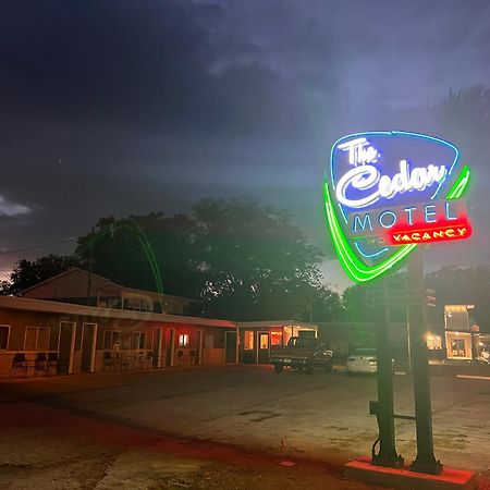 The Cedar Motel Сендаскі Екстер'єр фото
